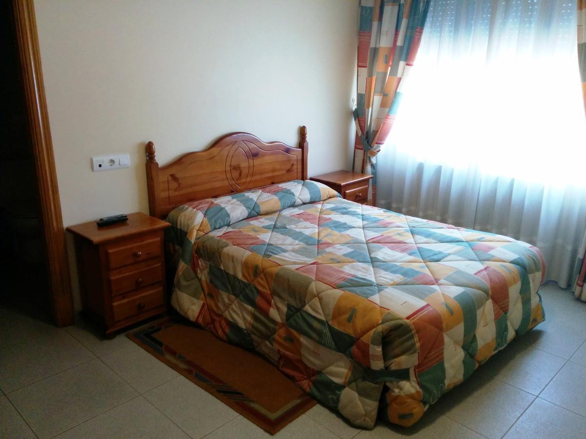 Hostal Carmen Hotel El Puente  ภายนอก รูปภาพ