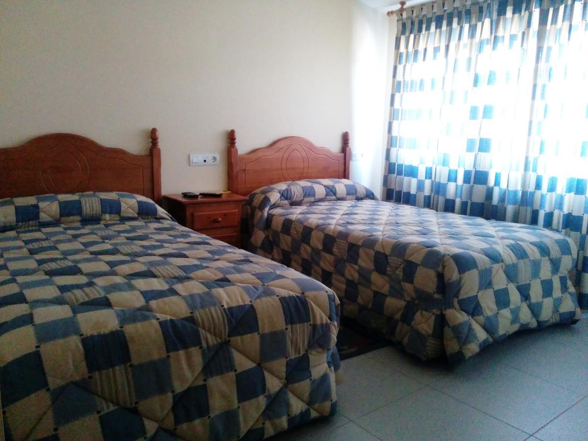 Hostal Carmen Hotel El Puente  ภายนอก รูปภาพ
